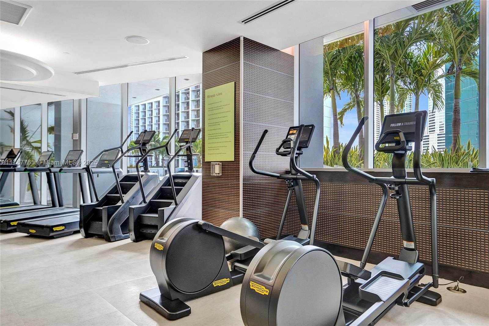 Small Image of 200 BISCAYNE BOULEVARD WAY #3211, Miami Number 19