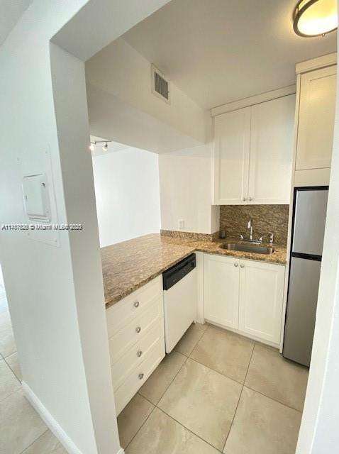 Small Image of 2899 COLLINS AVE #516, Miami Beach Number 10
