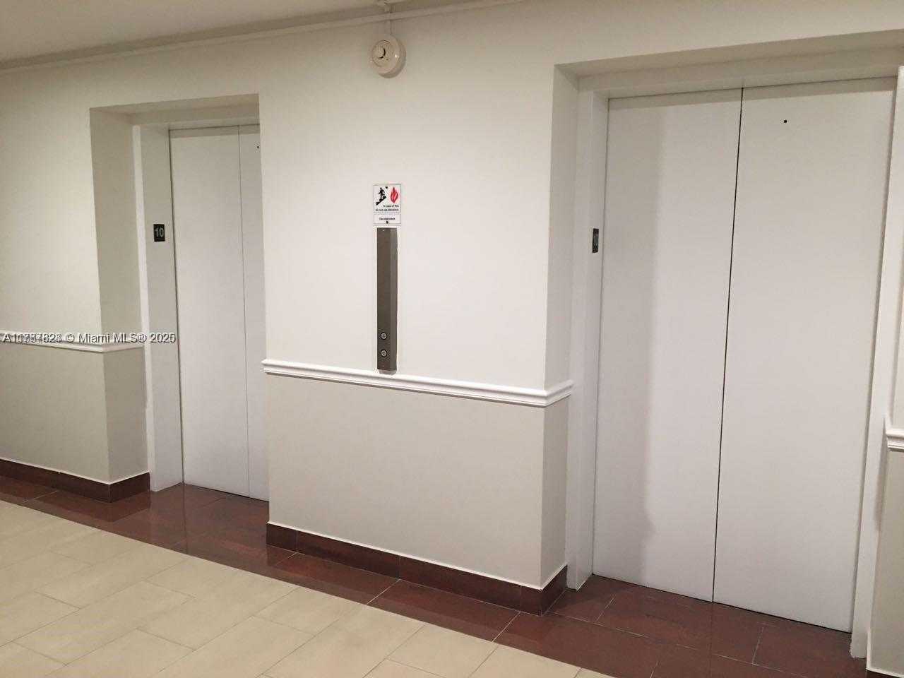 Small Image of 2899 COLLINS AVE #516, Miami Beach Number 17