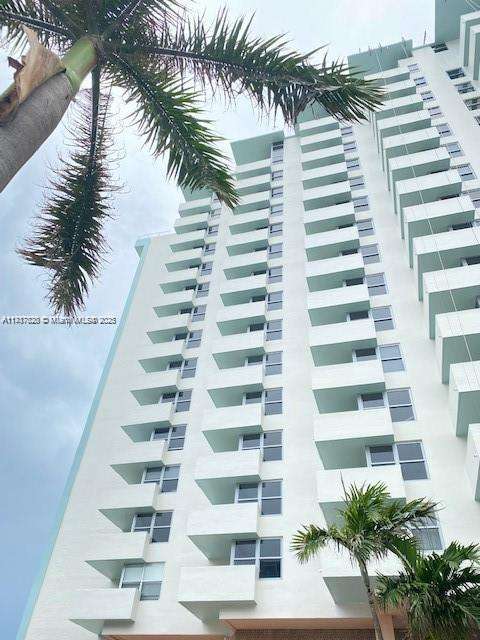 Small Image of 2899 COLLINS AVE #516, Miami Beach Number 2