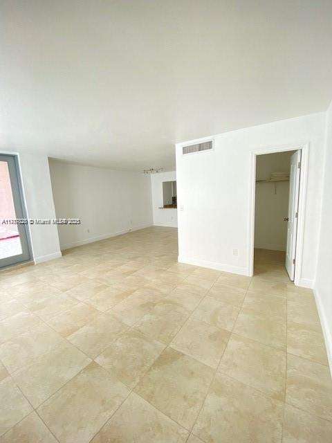 Small Image of 2899 COLLINS AVE #516, Miami Beach Number 6