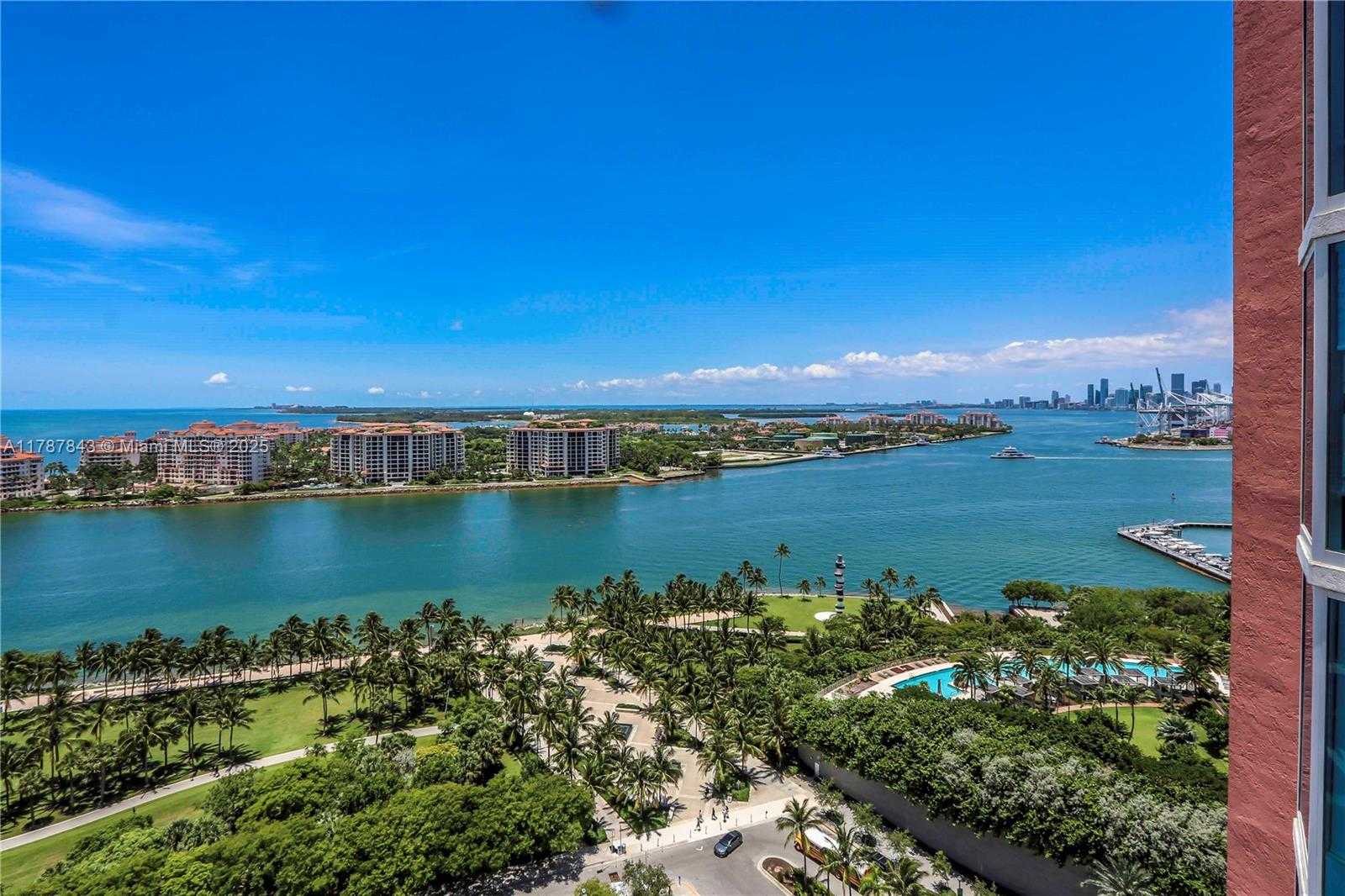 Small Image of 300 SOUTH POINTE DR #2104, Miami Beach Number 26