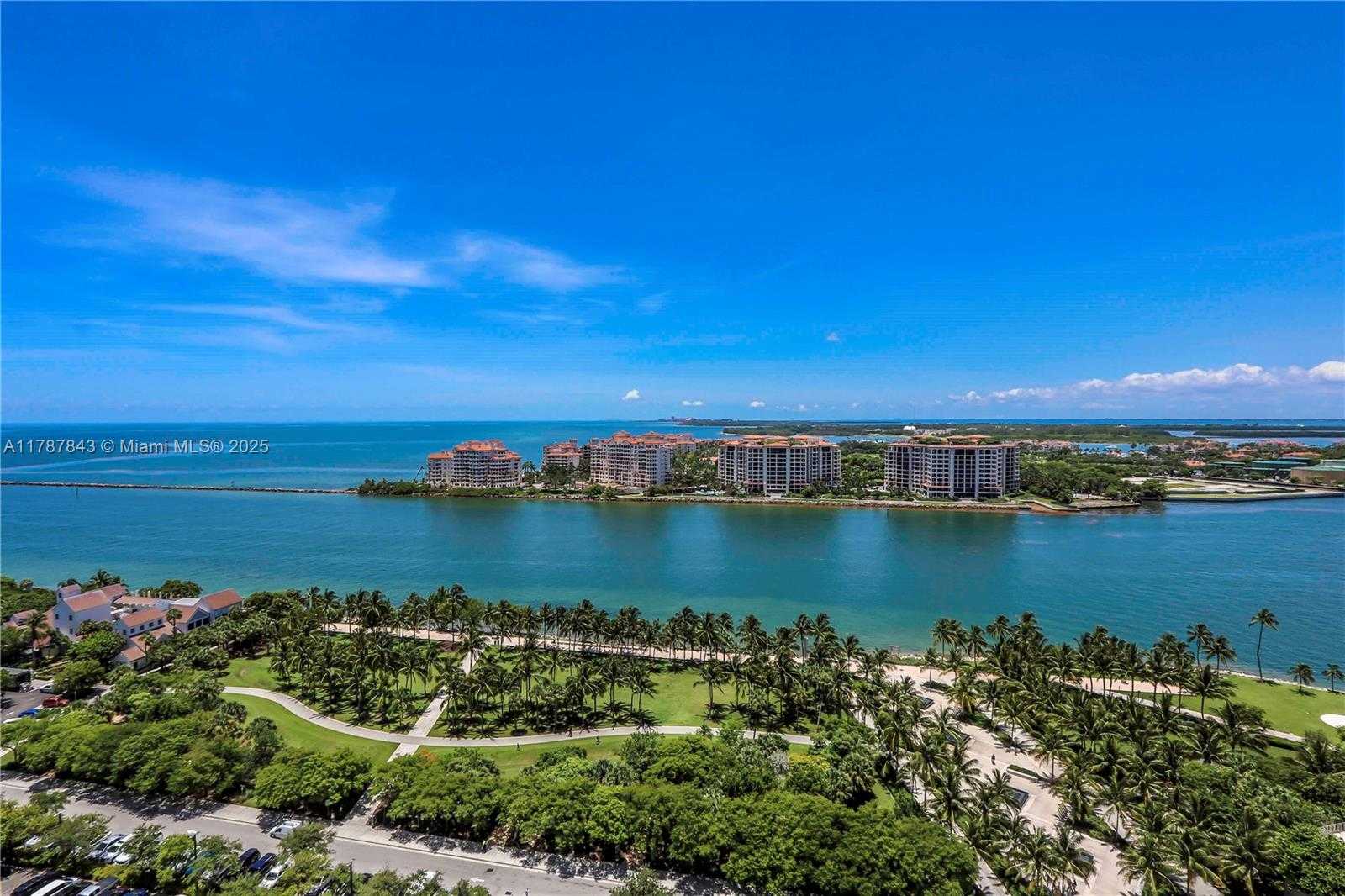 Small Image of 300 SOUTH POINTE DR #2104, Miami Beach Number 27