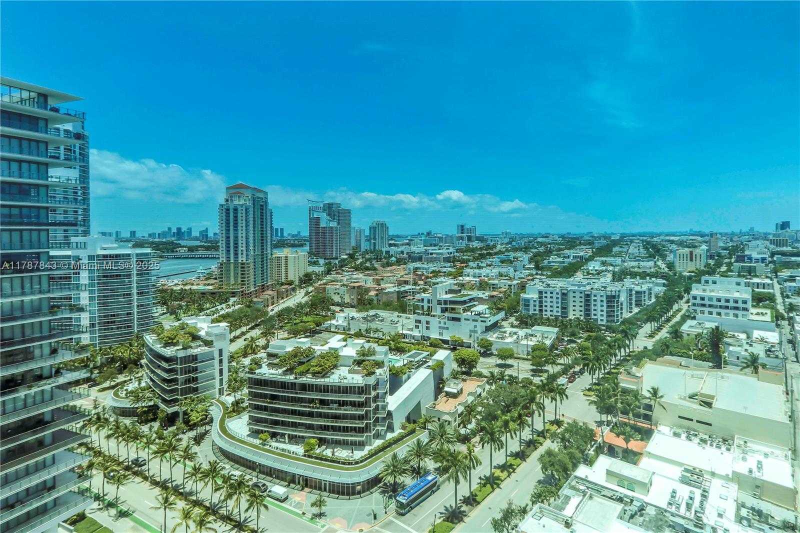 Small Image of 300 SOUTH POINTE DR #2104, Miami Beach Number 30