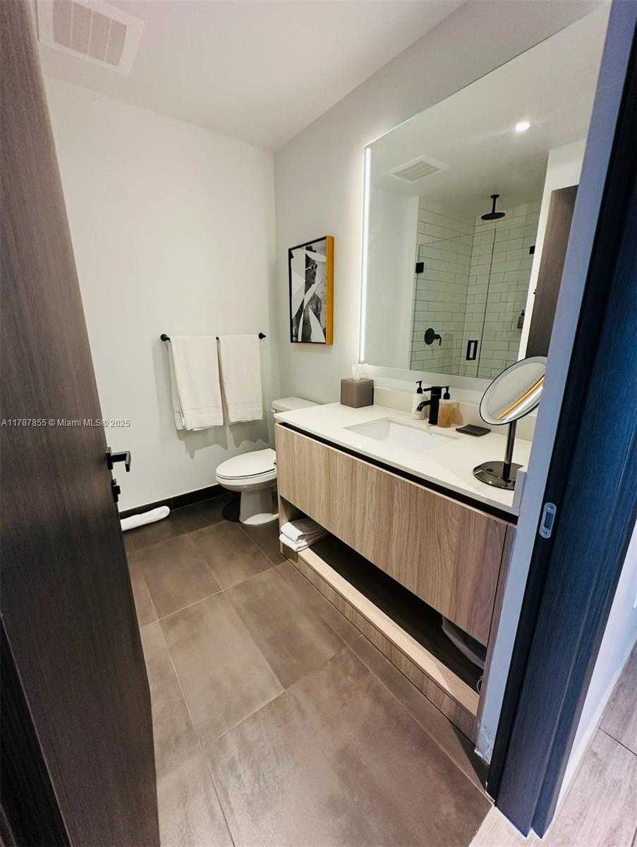 Small Image of 398 NORTH EAST 5TH ST #1513, Miami Number 14