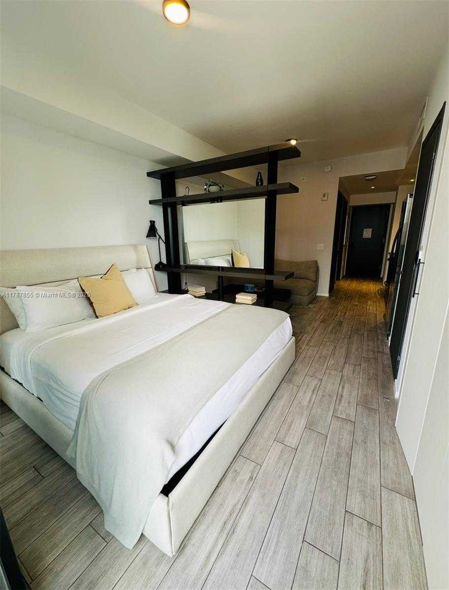 Small Image of 398 NORTH EAST 5TH ST #1513, Miami Number 16