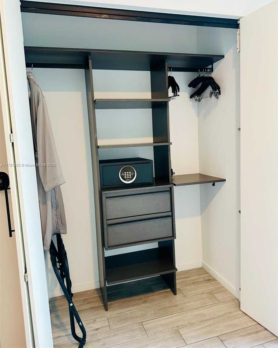Small Image of 398 NORTH EAST 5TH ST #1513, Miami Number 18
