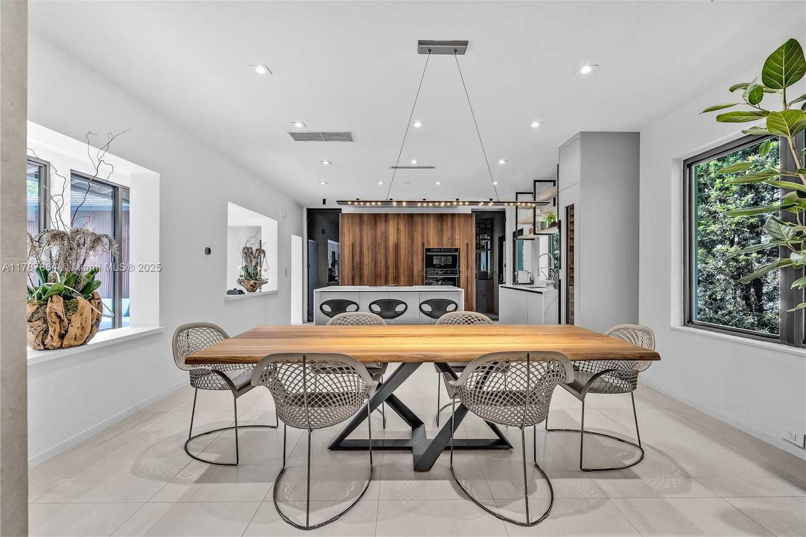 Small Image of 725 WEST 49TH ST, Miami Beach Number 10