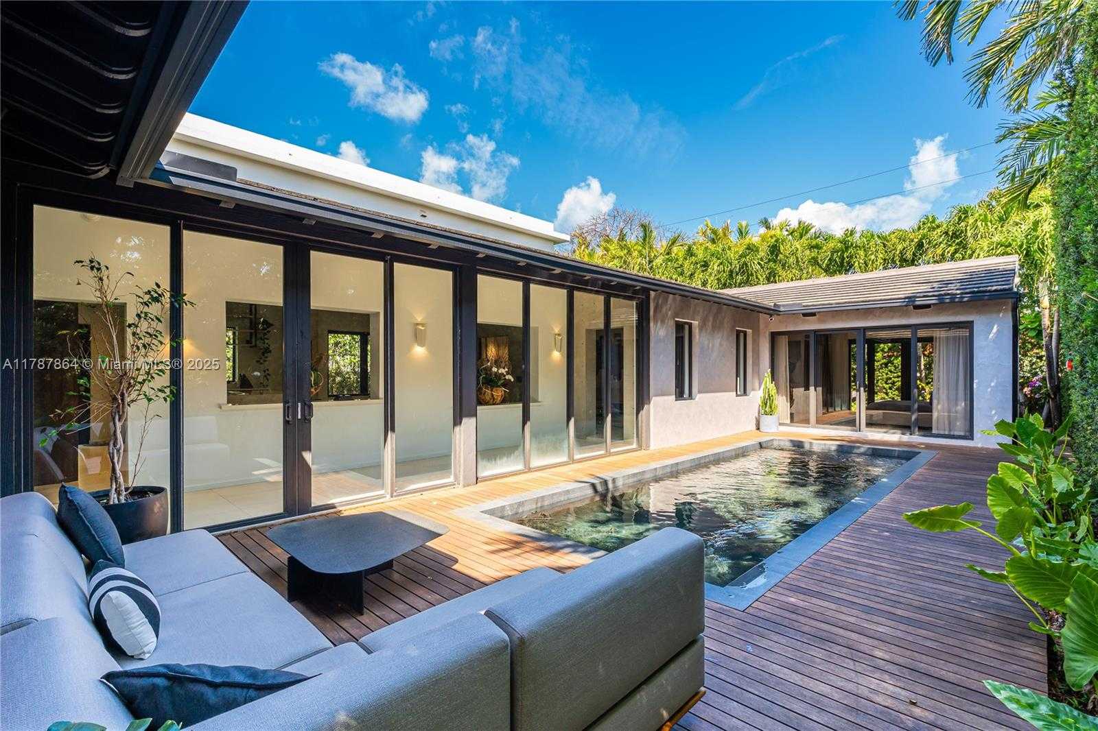 Small Image of 725 WEST 49TH ST, Miami Beach Number 2