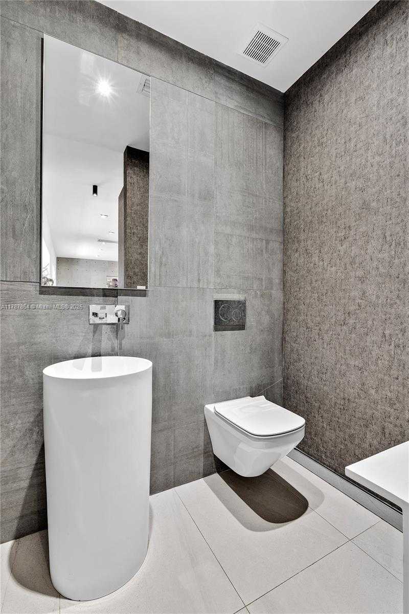 Small Image of 725 WEST 49TH ST, Miami Beach Number 24