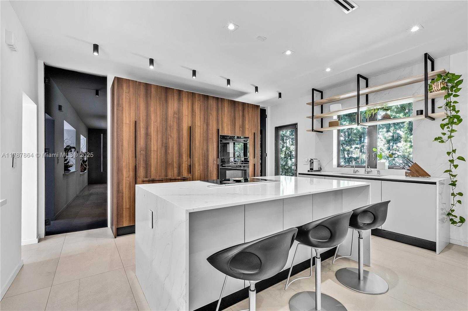 Small Image of 725 WEST 49TH ST, Miami Beach Number 8