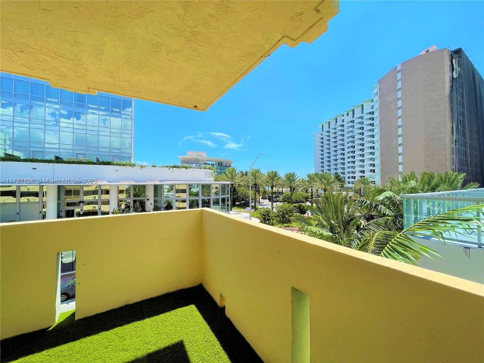 Small Image of 2924 COLLINS AVE #403, Miami Beach Number 2