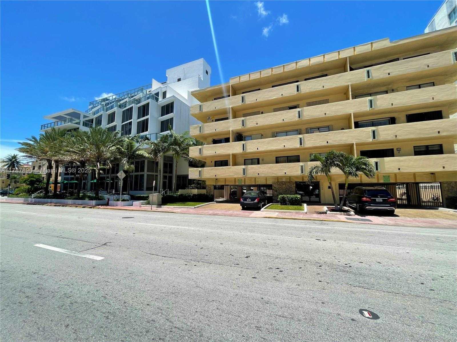 Small Image of 2924 COLLINS AVE #403, Miami Beach Number 21