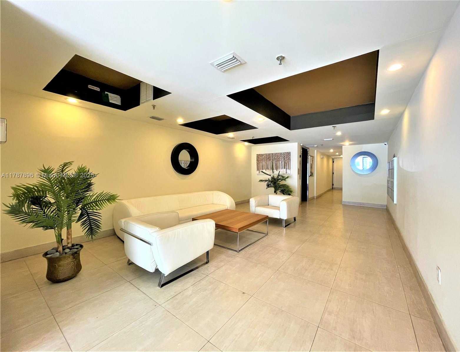 Small Image of 2924 COLLINS AVE #403, Miami Beach Number 22