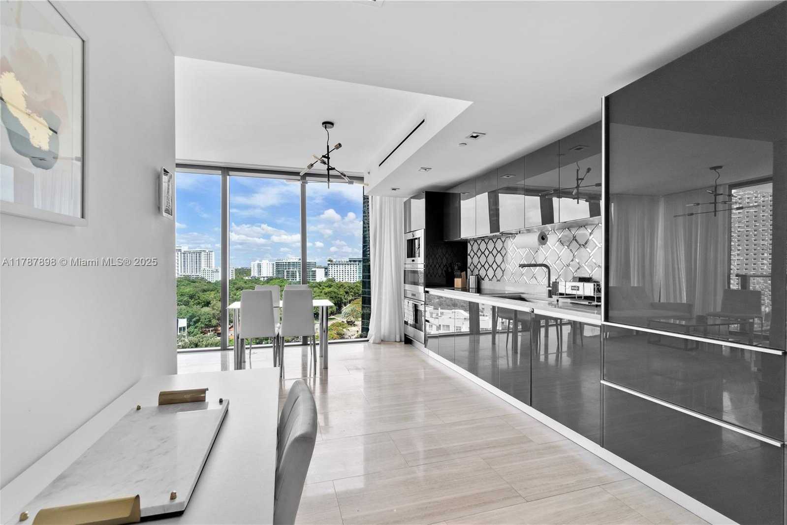 Small Image of 1451 BRICKELL AVE #1004, Miami Number 11