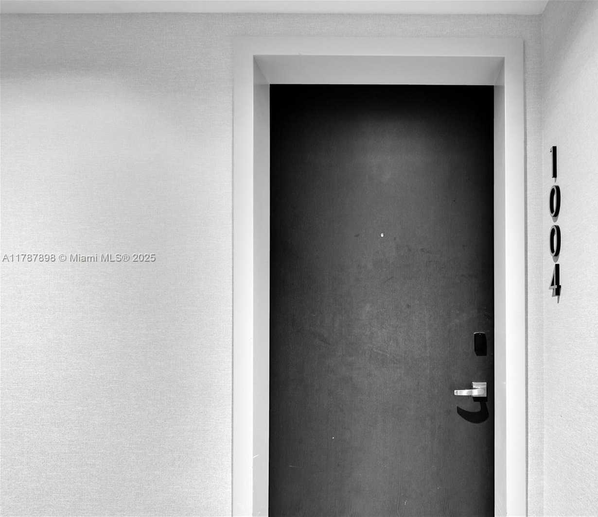 Small Image of 1451 BRICKELL AVE #1004, Miami Number 7