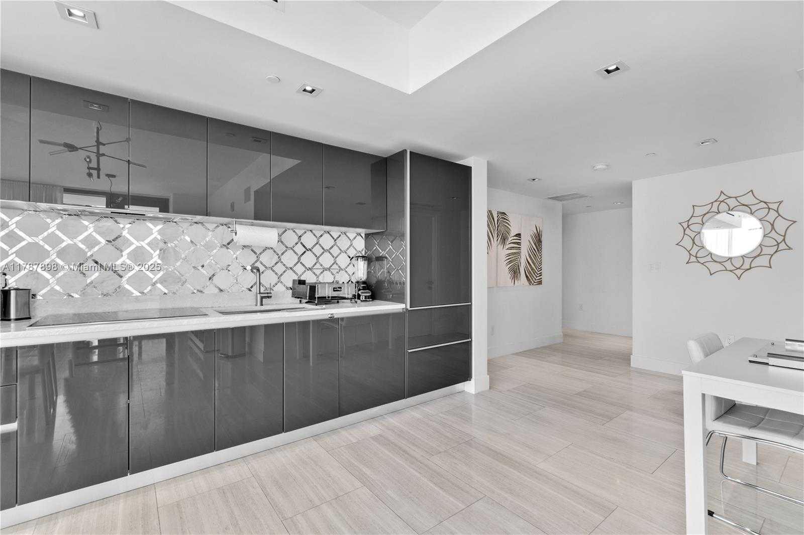 Small Image of 1451 BRICKELL AVE #1004, Miami Number 9