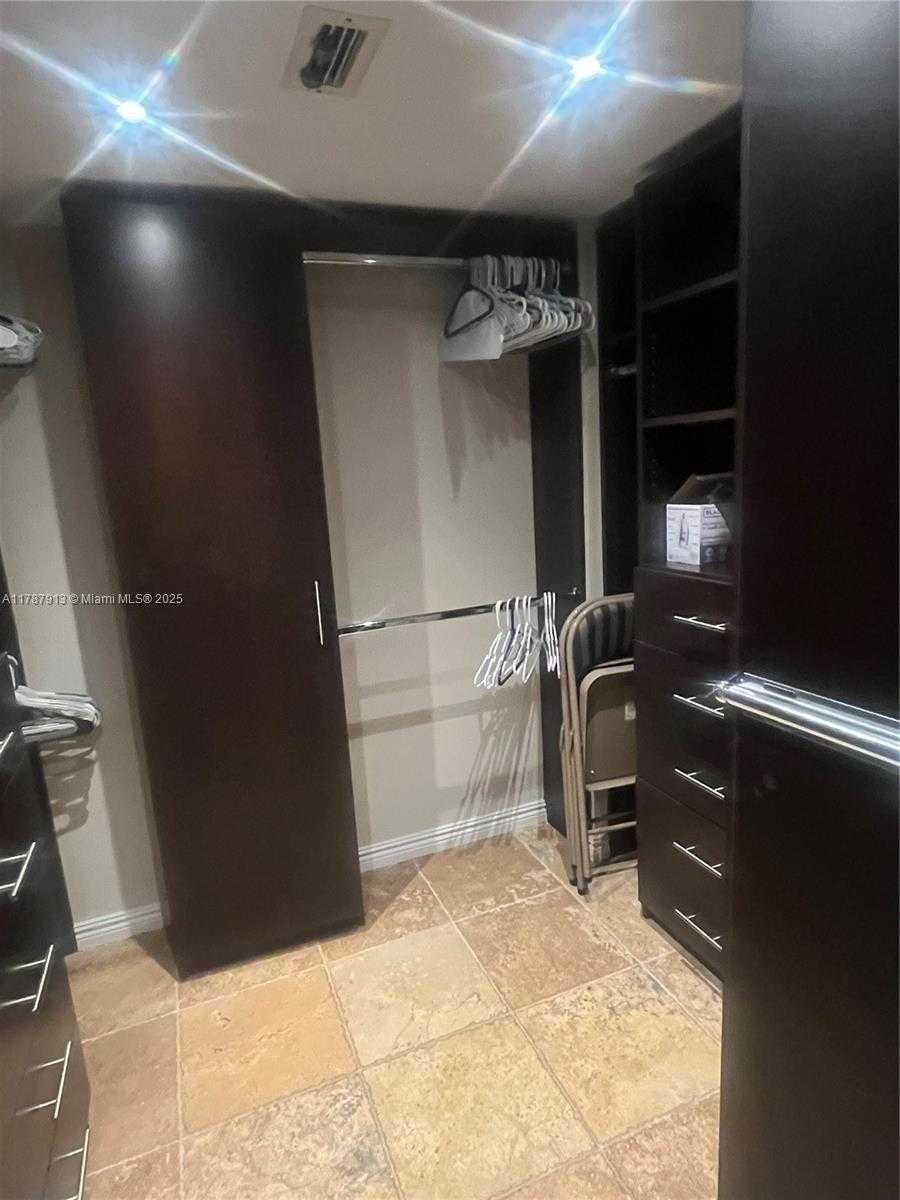 Small Image of 1825 SOUTH OCEAN DR #413, Hallandale Beach Number 10