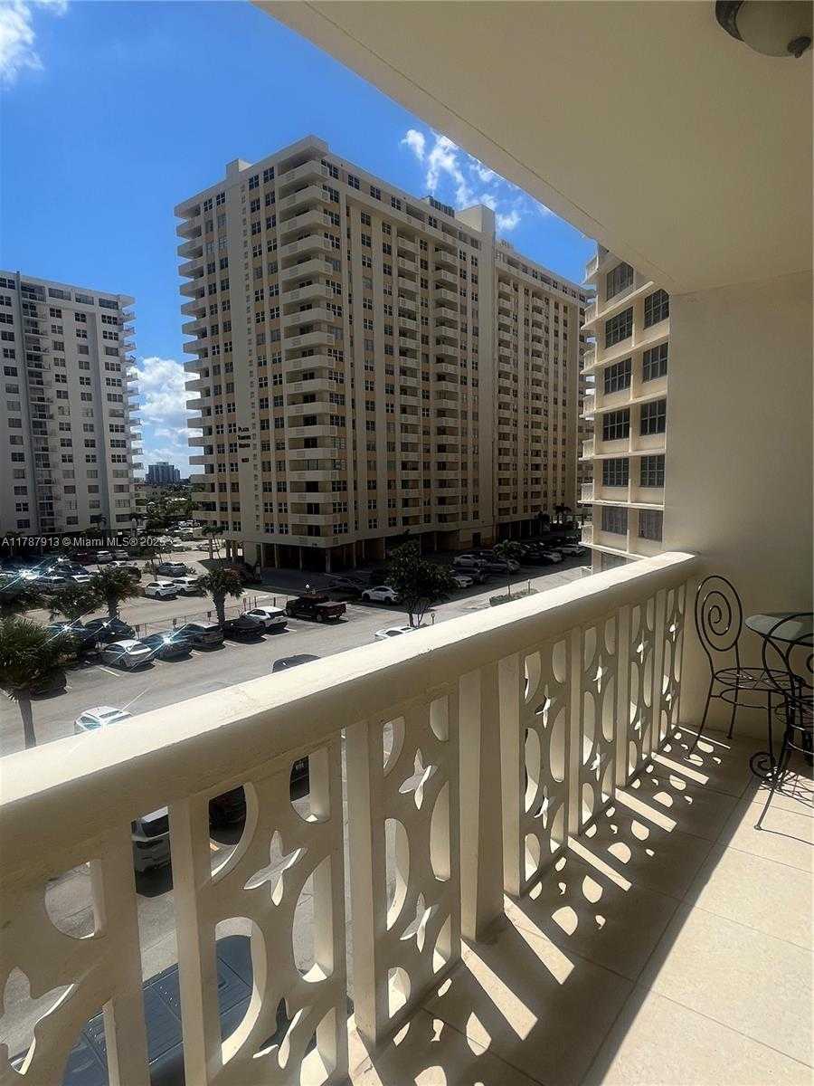 Small Image of 1825 SOUTH OCEAN DR #413, Hallandale Beach Number 13