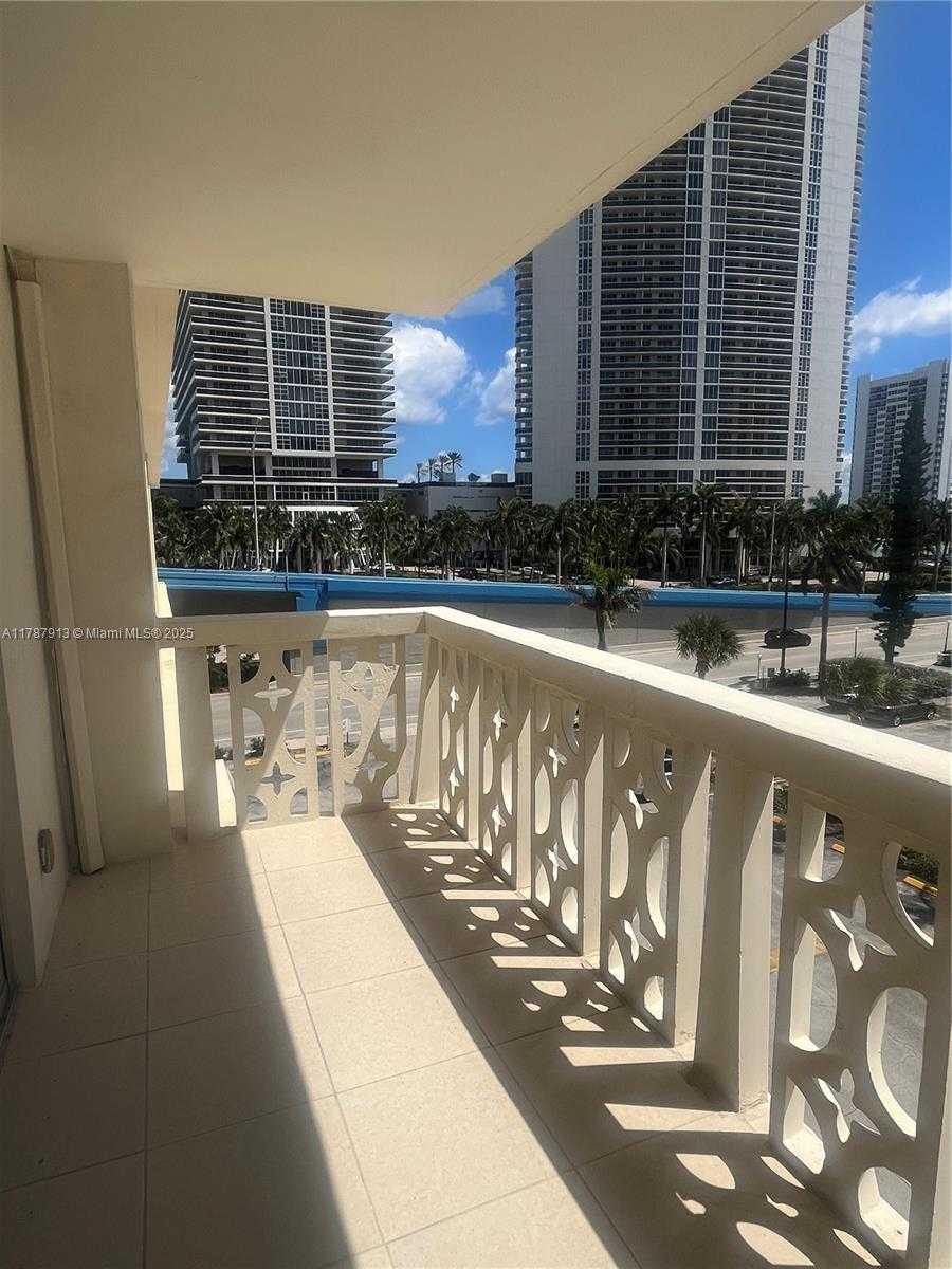Small Image of 1825 SOUTH OCEAN DR #413, Hallandale Beach Number 14