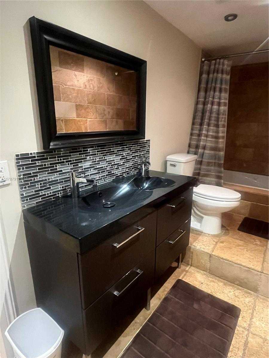 Small Image of 1825 SOUTH OCEAN DR #413, Hallandale Beach Number 15