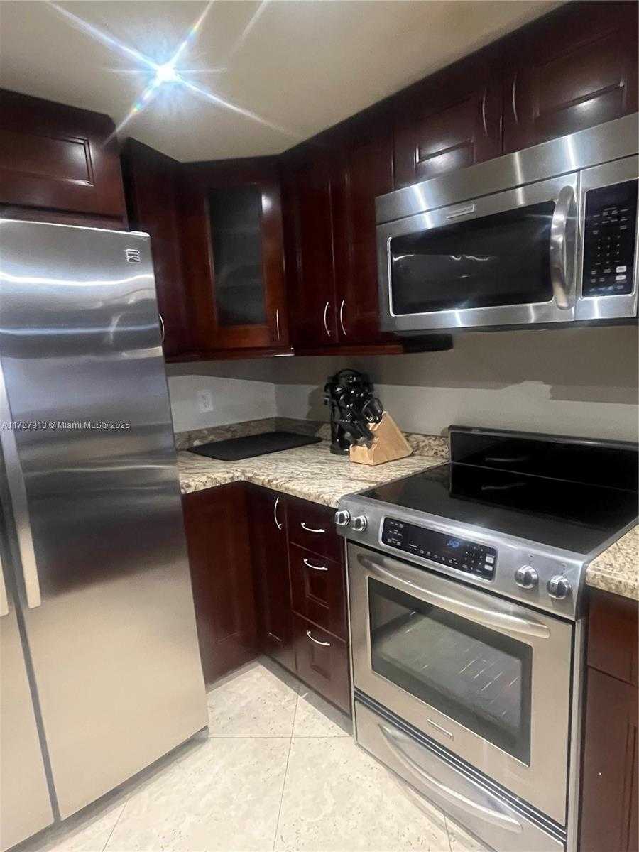 Small Image of 1825 SOUTH OCEAN DR #413, Hallandale Beach Number 17