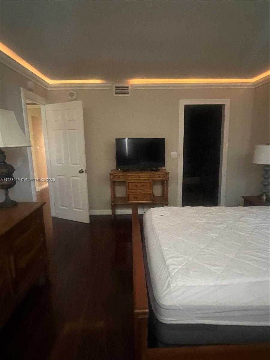 Small Image of 1825 SOUTH OCEAN DR #413, Hallandale Beach Number 8
