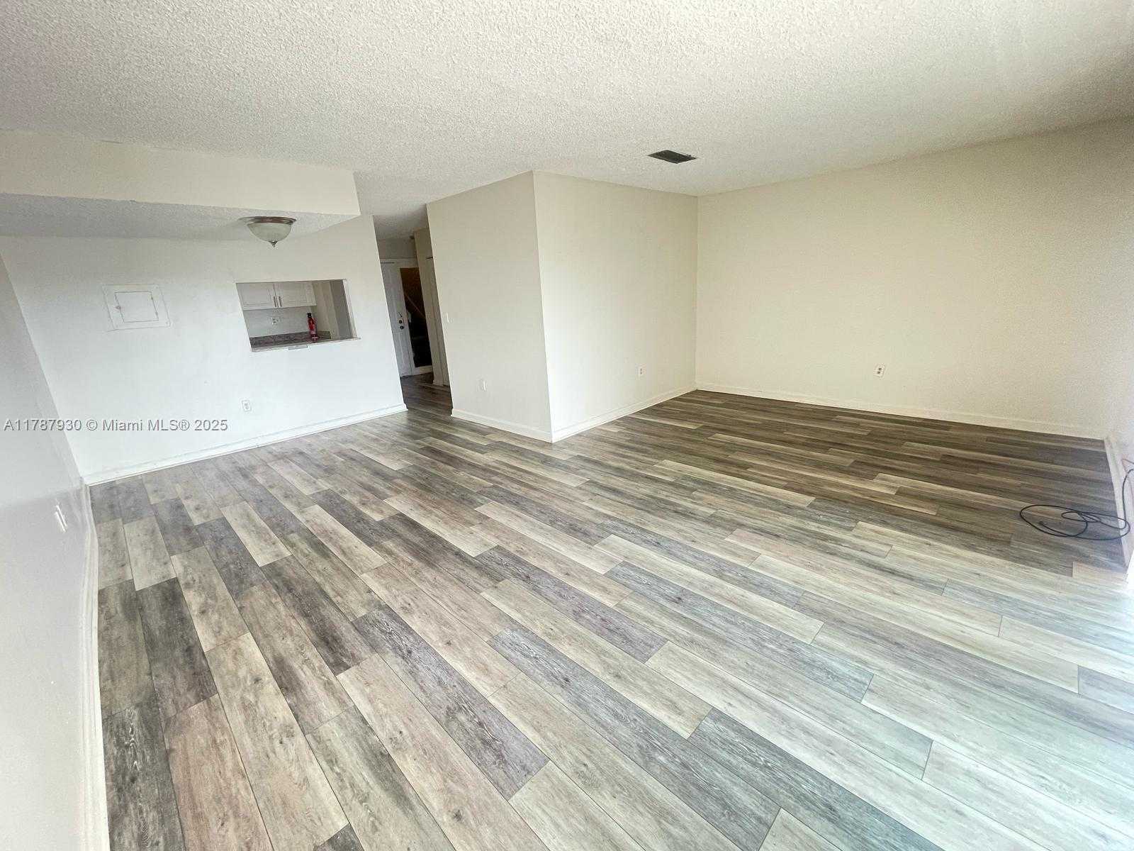 Small Image of 9375 FONTAINEBLEAU BLVD #L426, Miami Number 11