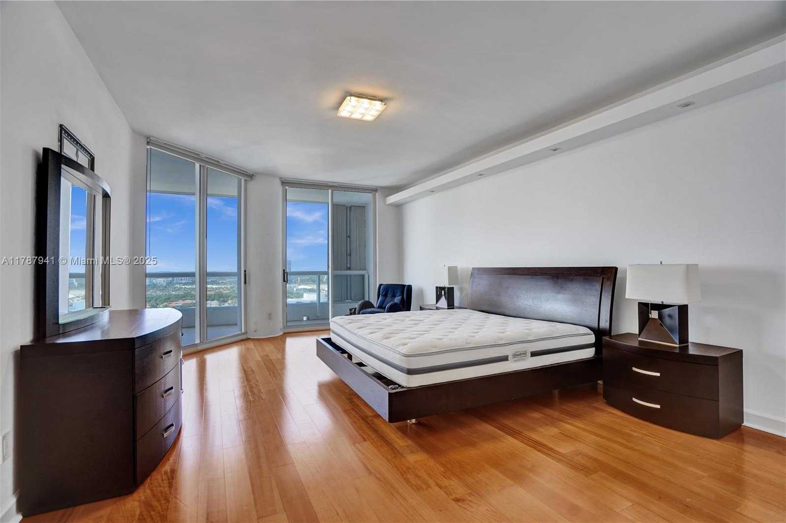 Small Image of 21150 POINT PL #2603, Aventura Number 15