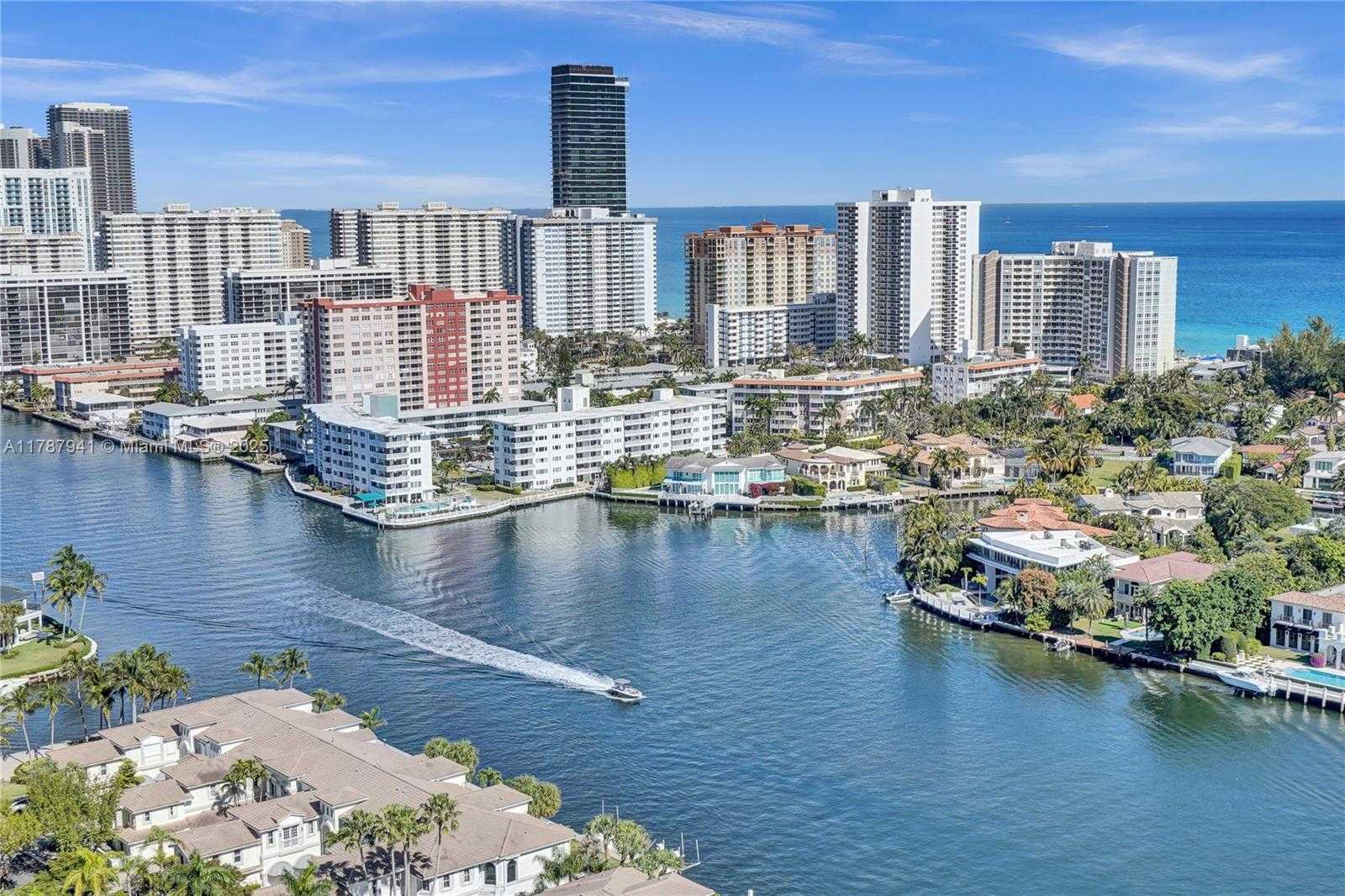 Small Image of 21150 POINT PL #2603, Aventura Number 25