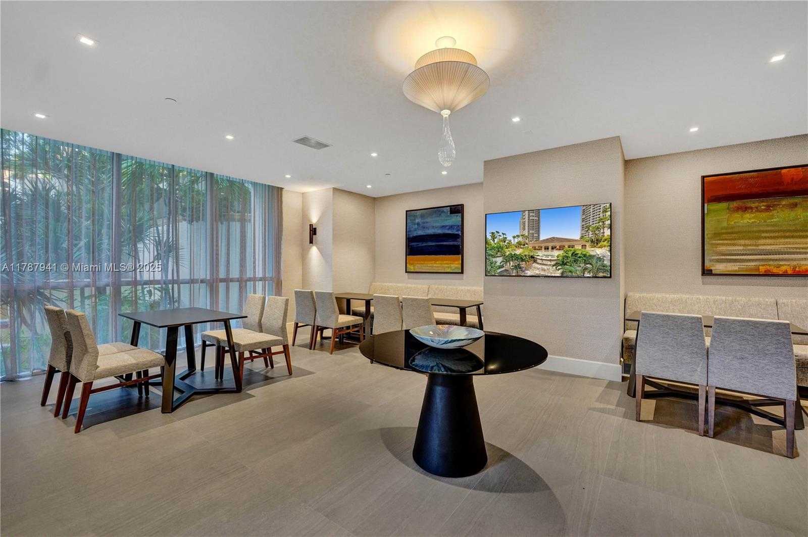 Small Image of 21150 POINT PL #2603, Aventura Number 40