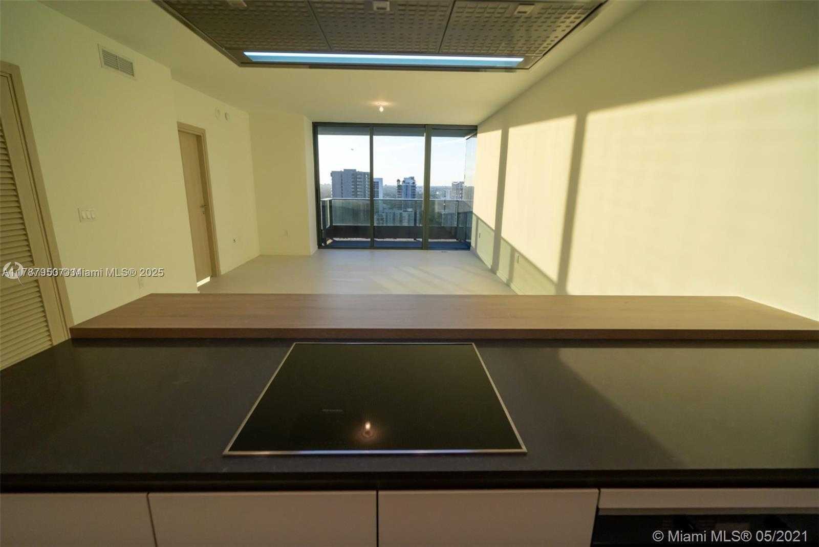 Small Image of 1000 BRICKELL PLZ #2706, Miami Number 3