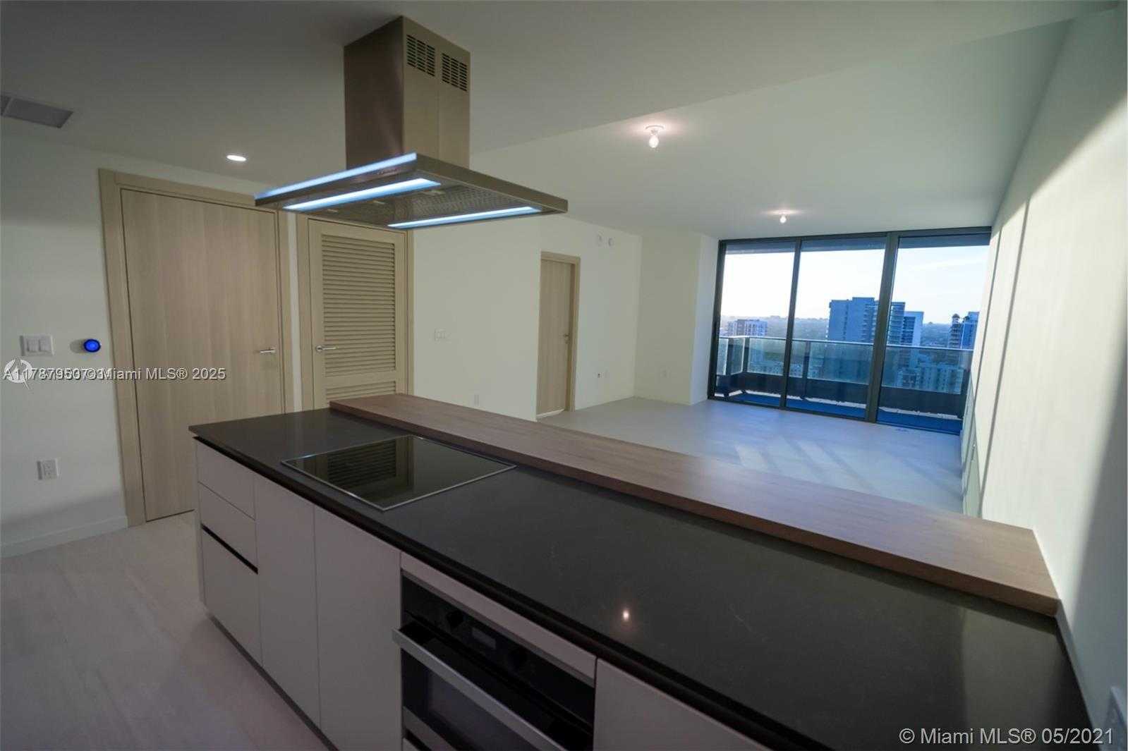 Small Image of 1000 BRICKELL PLZ #2706, Miami Number 5