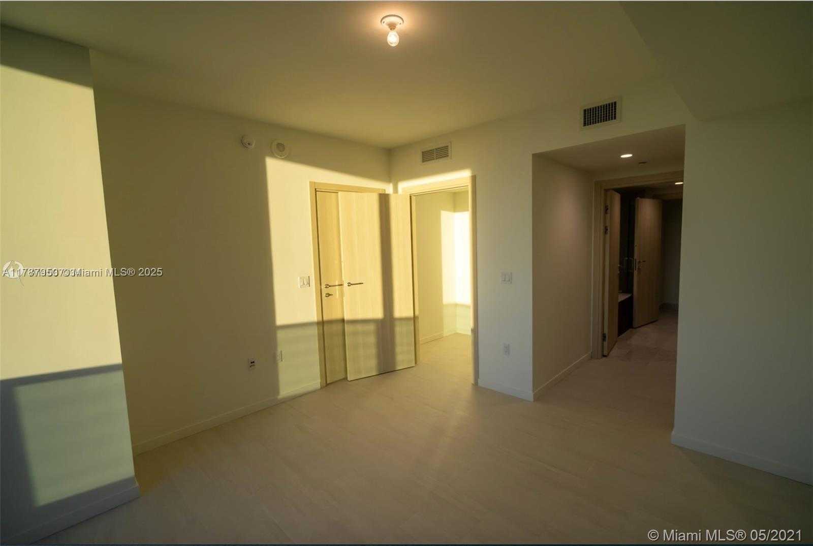 Small Image of 1000 BRICKELL PLZ #2706, Miami Number 9