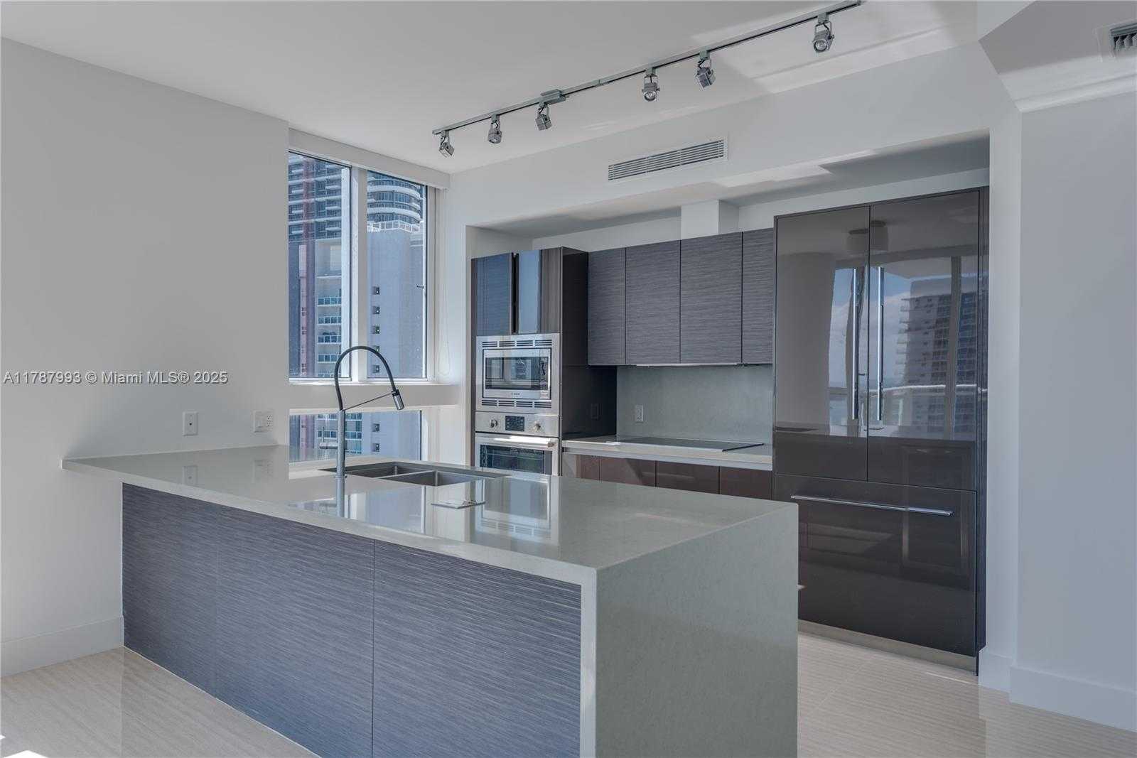 Small Image of 1080 BRICKELL AVE #3506, Miami Number 17