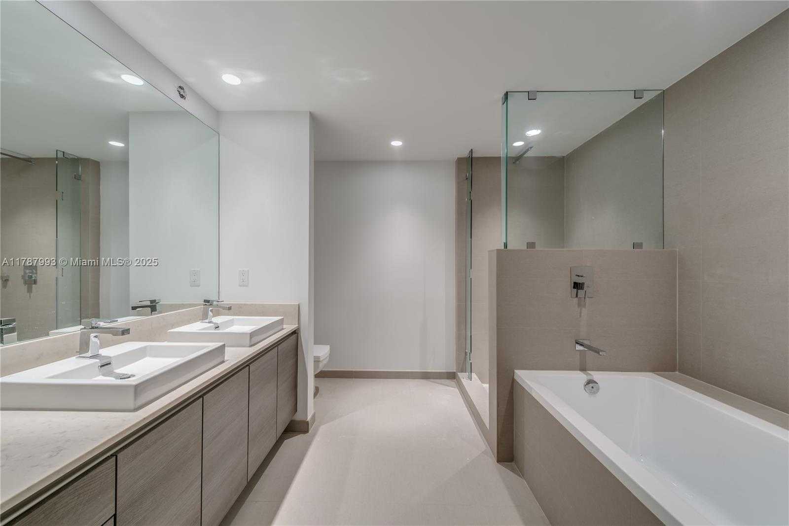 Small Image of 1080 BRICKELL AVE #3506, Miami Number 8
