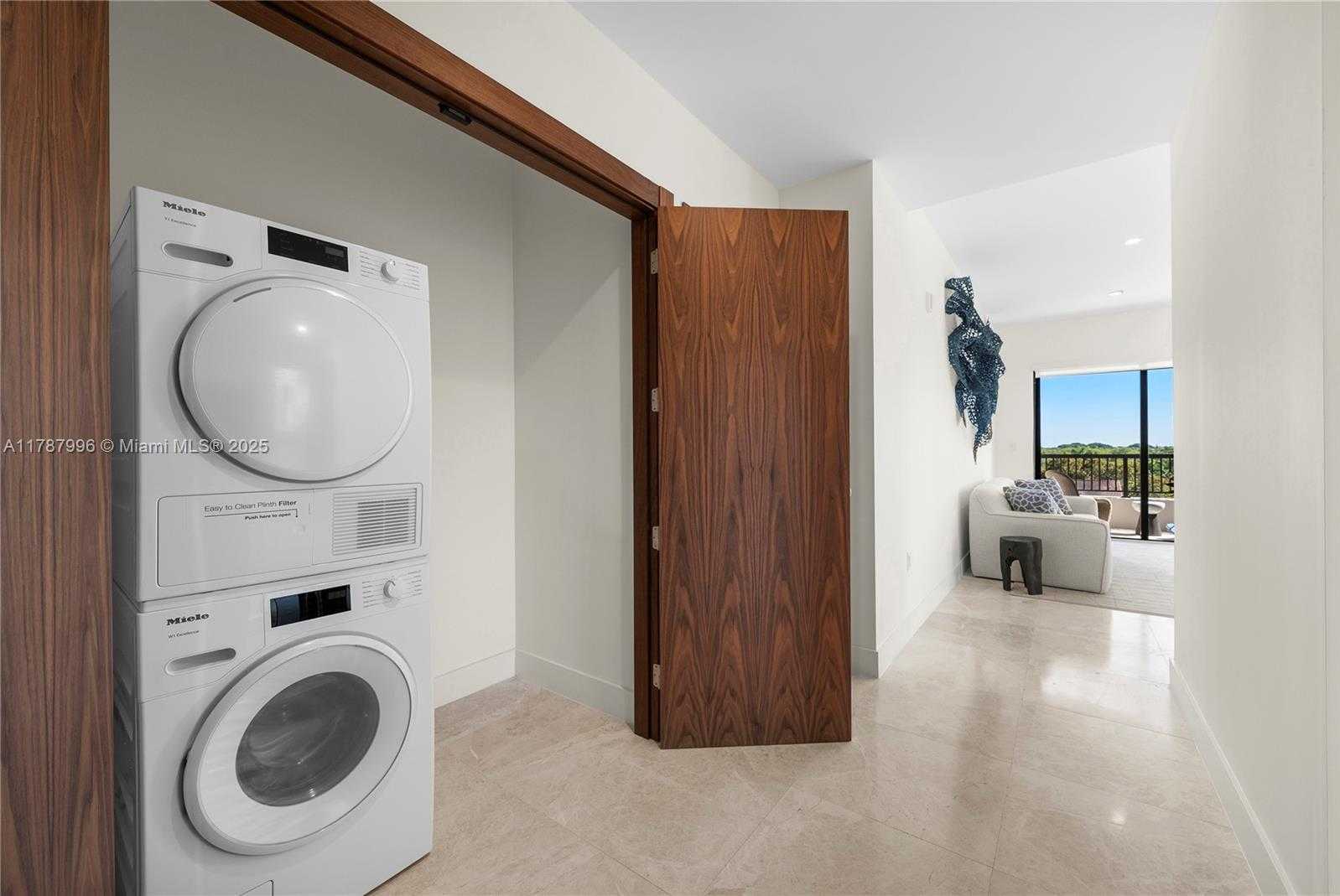 Small Image of 701 VALENCIA AVE #405, Coral Gables Number 12