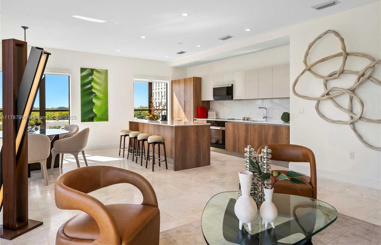 Small Image of 701 VALENCIA AVE #405, Coral Gables Number 4