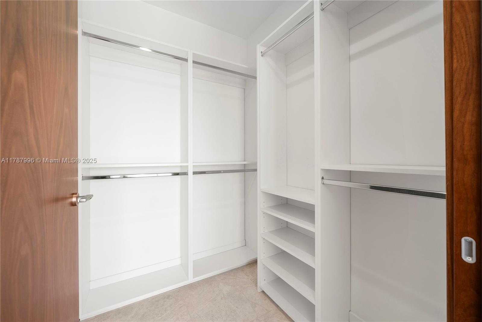 Small Image of 701 VALENCIA AVE #405, Coral Gables Number 9