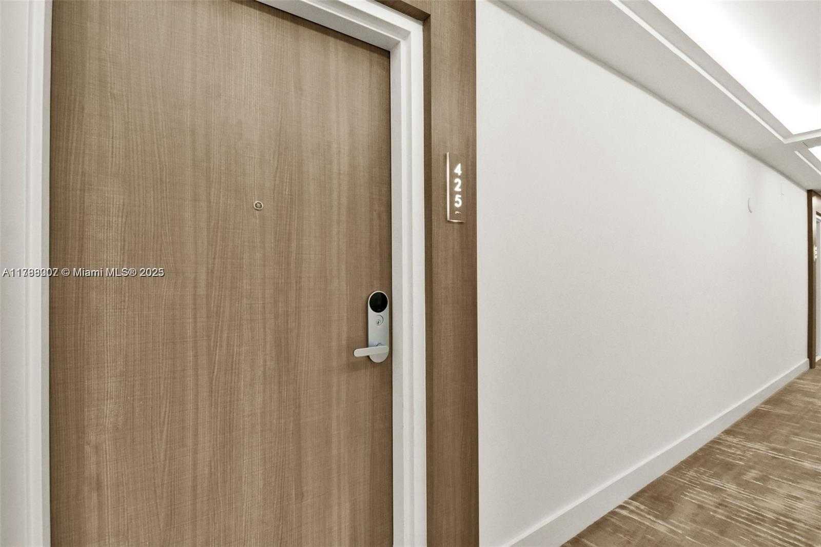 Small Image of 2301 COLLINS AVE #425, Miami Beach Number 11