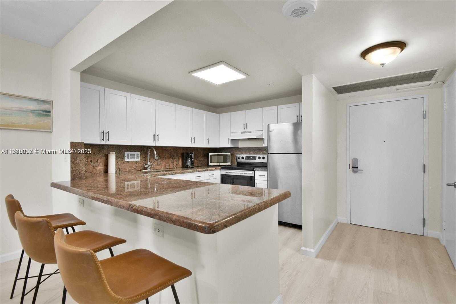 Small Image of 2301 COLLINS AVE #425, Miami Beach Number 16