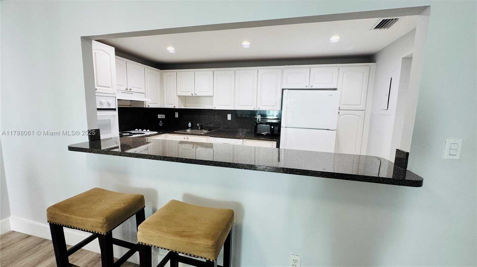 Small Image of 19390 COLLINS AVE #518, Sunny Isles Beach Number 16