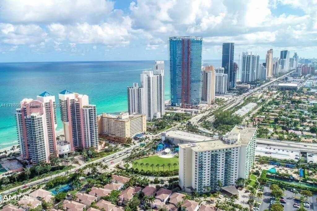 Small Image of 19390 COLLINS AVE #518, Sunny Isles Beach Number 4