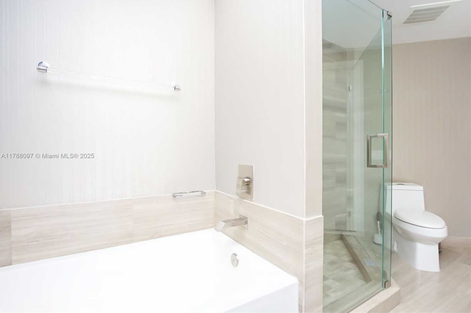 Small Image of 1300 BRICKELL BAY DR #3102, Miami Number 16
