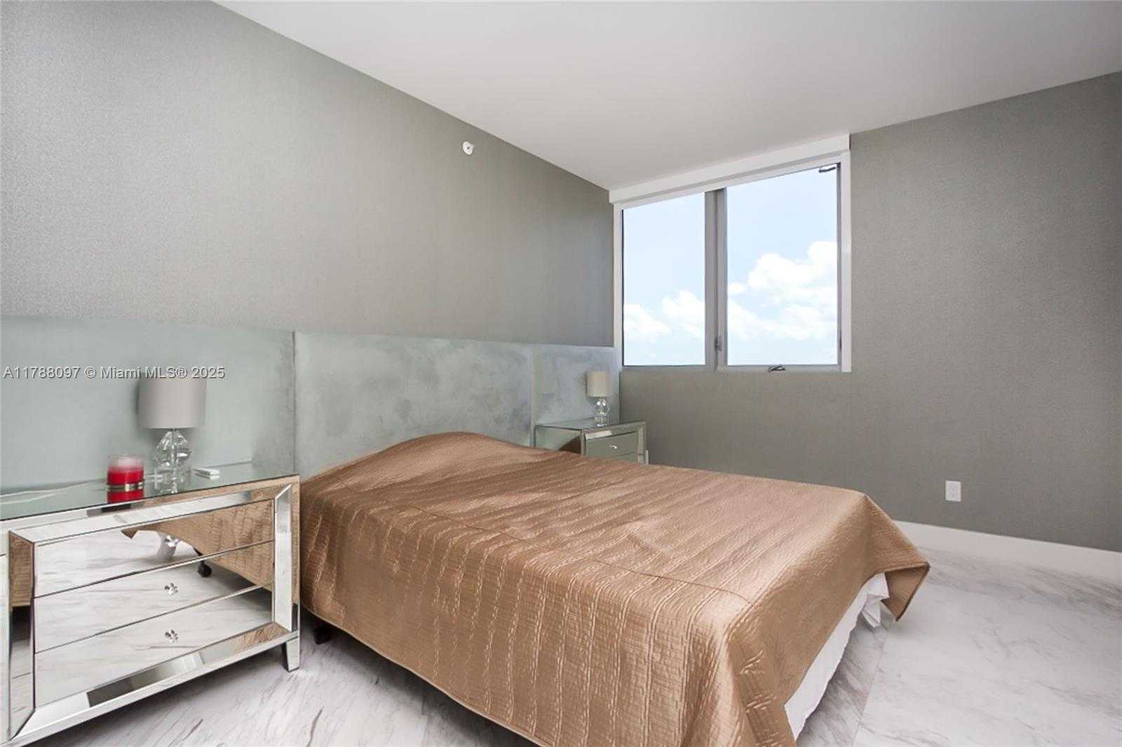 Small Image of 1300 BRICKELL BAY DR #3102, Miami Number 17