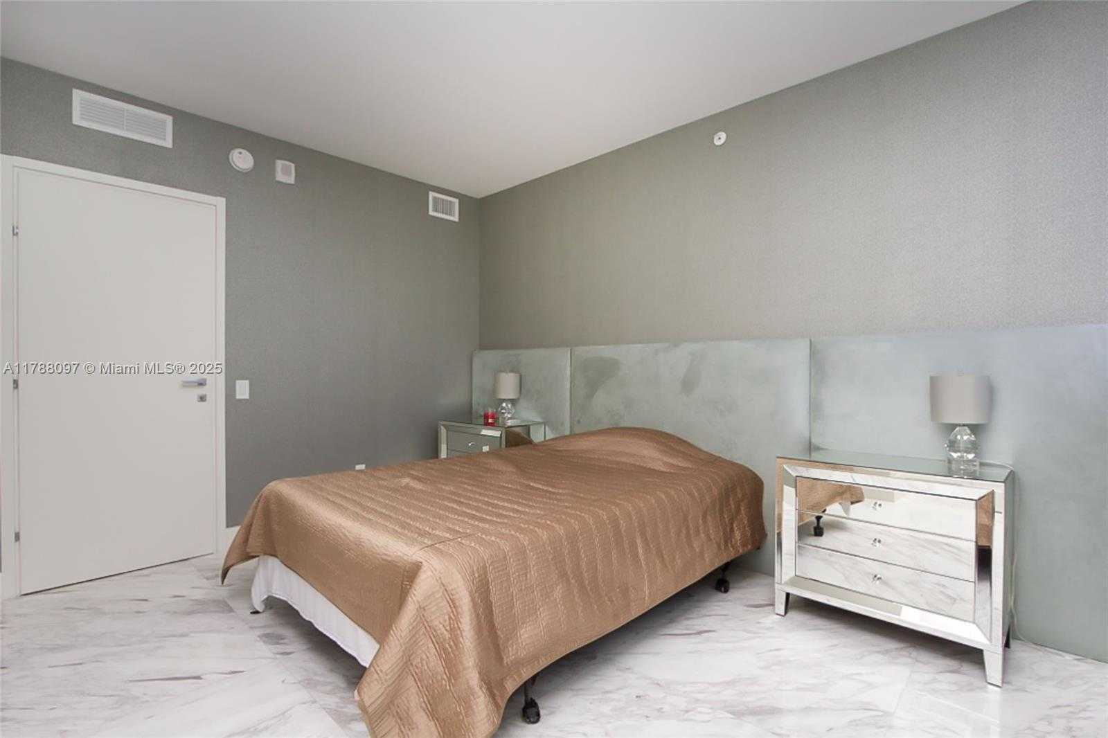 Small Image of 1300 BRICKELL BAY DR #3102, Miami Number 18