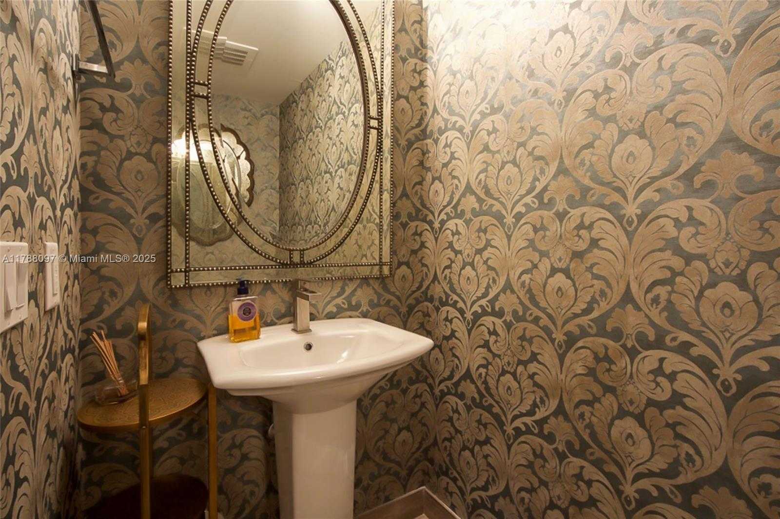 Small Image of 1300 BRICKELL BAY DR #3102, Miami Number 9