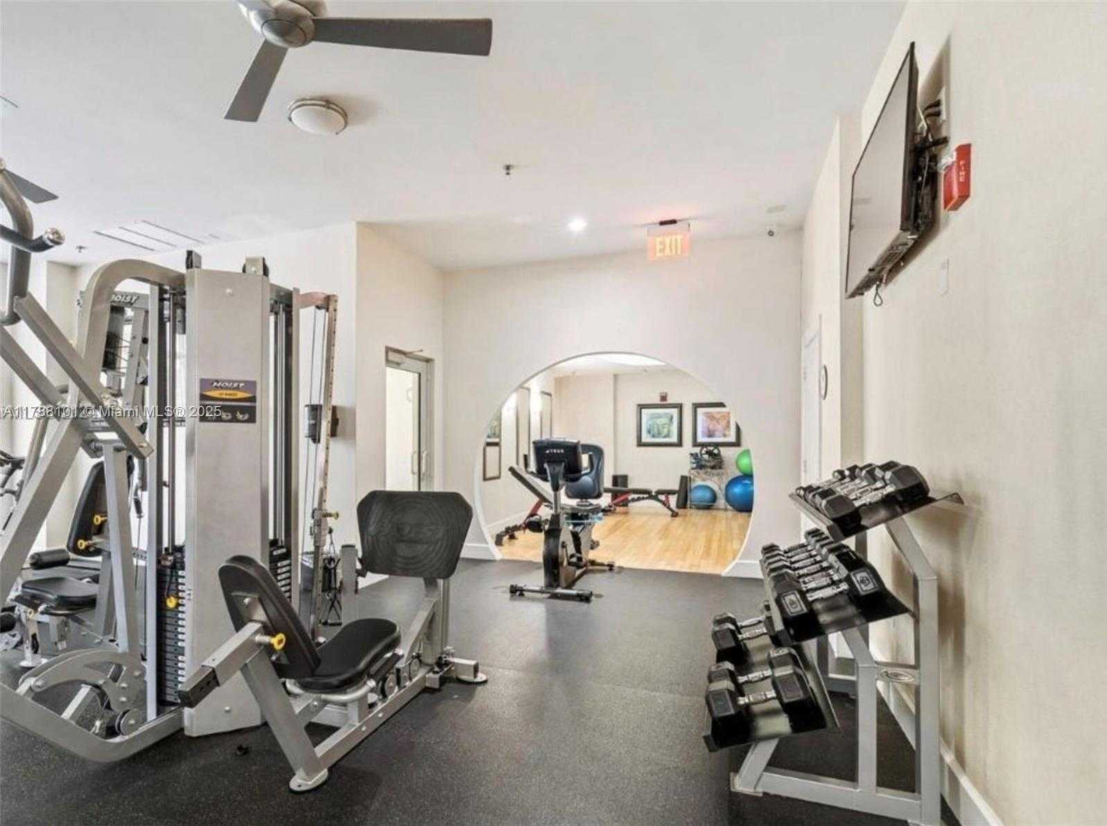 Small Image of 1830 RADIUS DR #916, Hollywood Number 10
