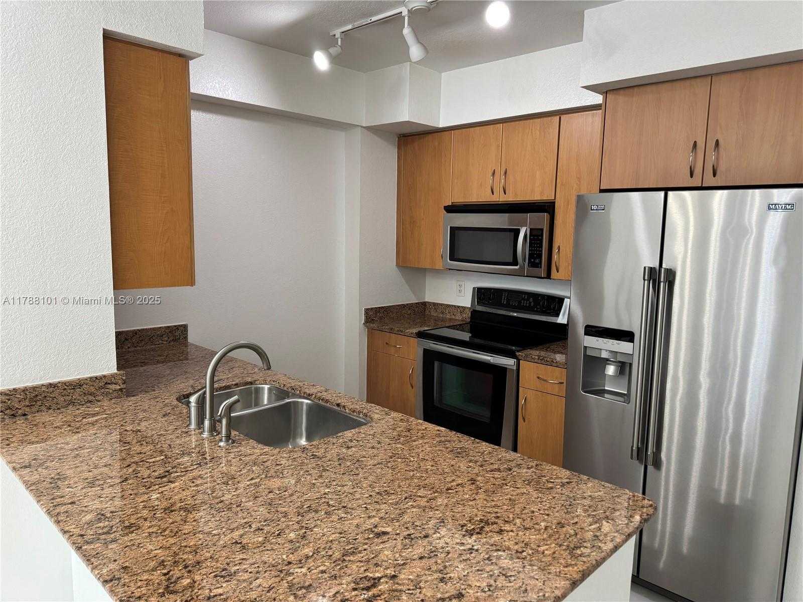 Small Image of 1830 RADIUS DR #916, Hollywood Number 3