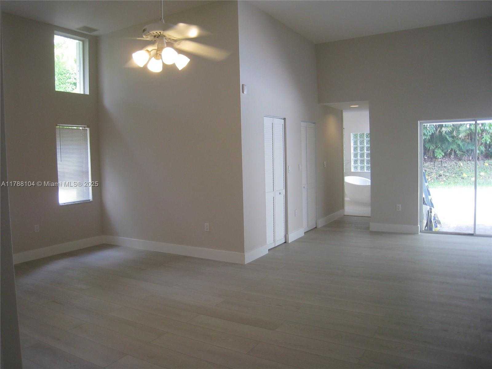 Small Image of 9818 SOUTH WEST 111TH TER, Miami Number 12